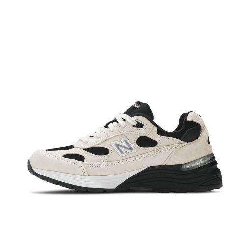 뉴발란스 x 스튜디오 FY7 992 메이드 인 USA 크림 M992YN2